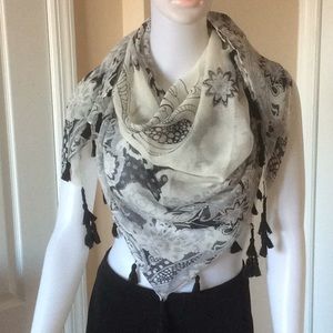 Printed square scarf